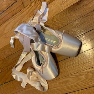 Bloch Pointe Shoes